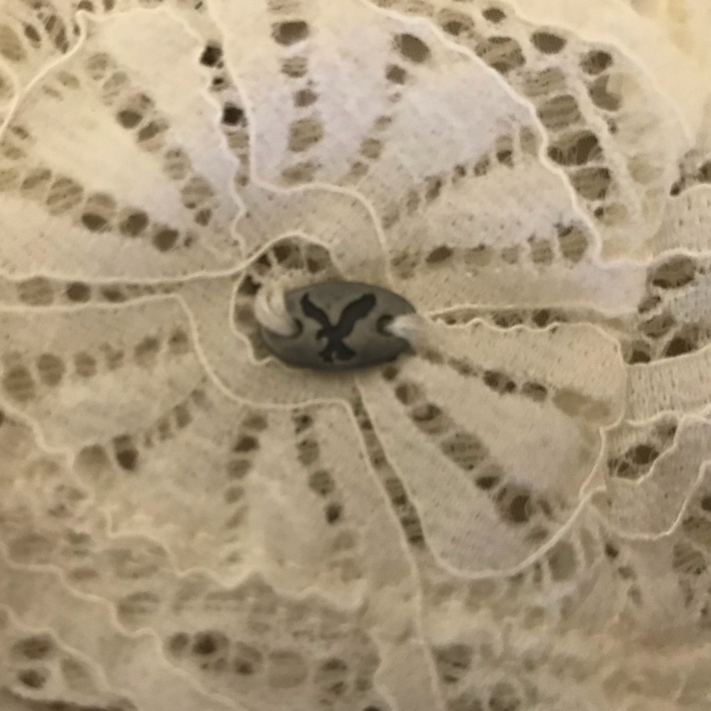 American Eagle Short Sleeve Lace Top - Picture 4 of 6